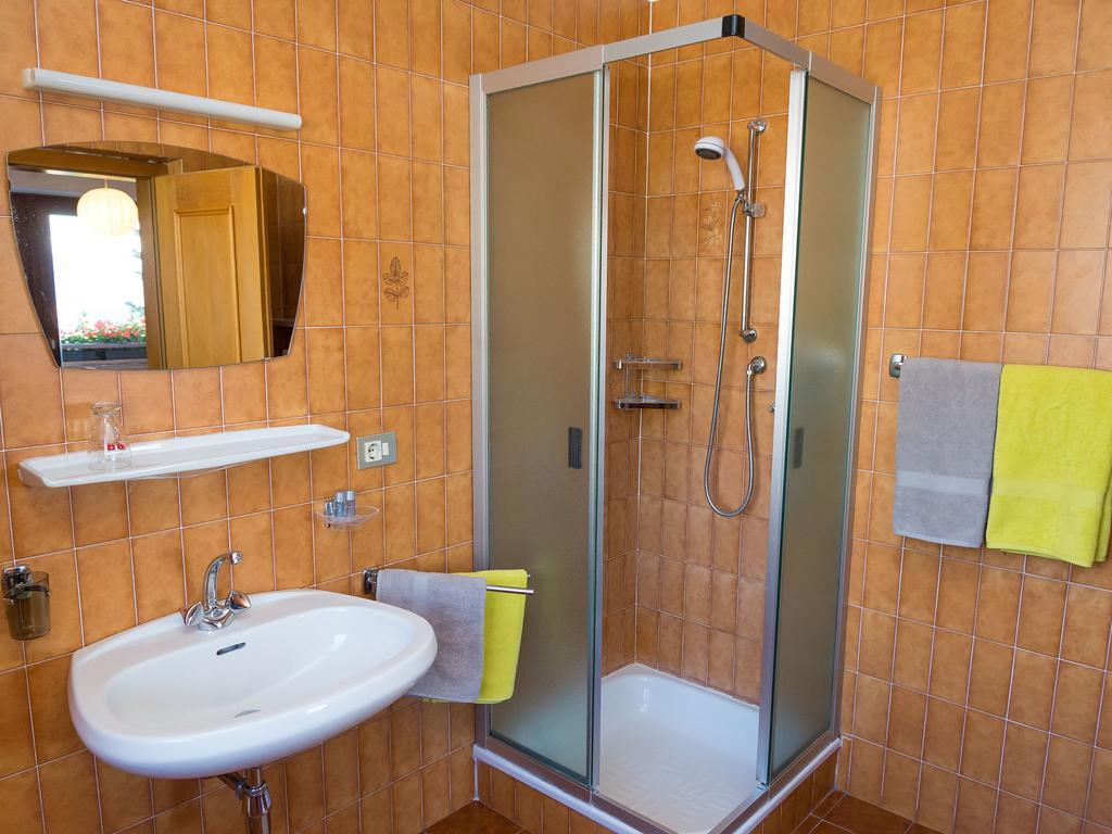 Haus Elisabeth Hotel Нова Поненте Екстериор снимка