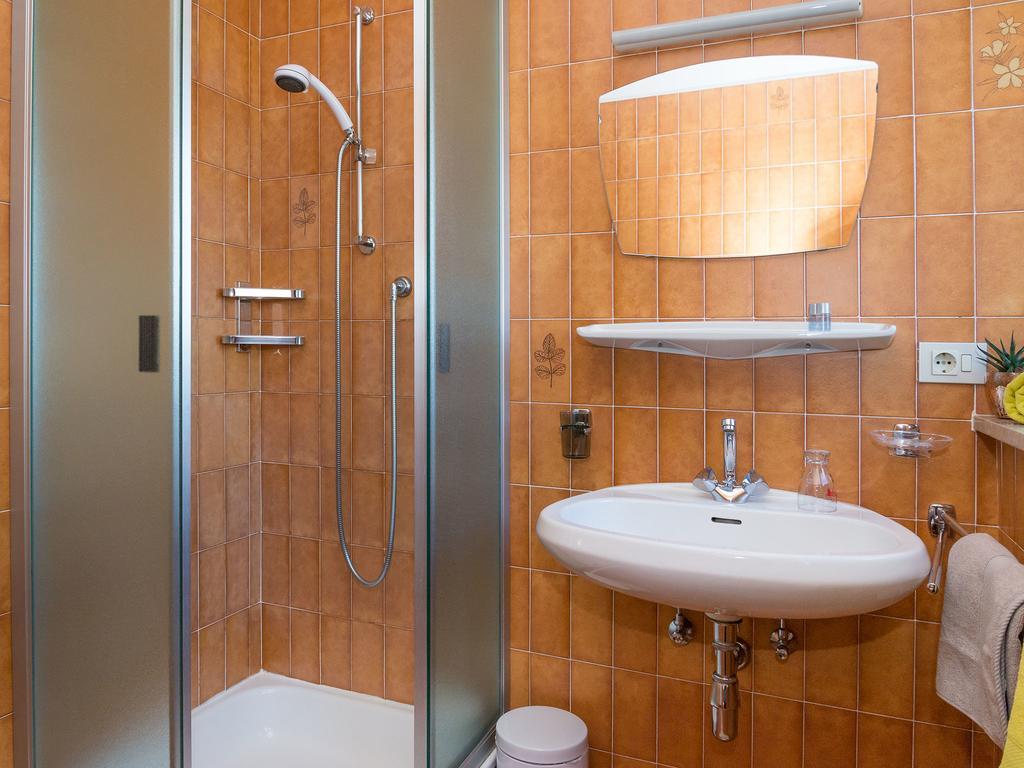 Haus Elisabeth Hotel Нова Поненте Екстериор снимка