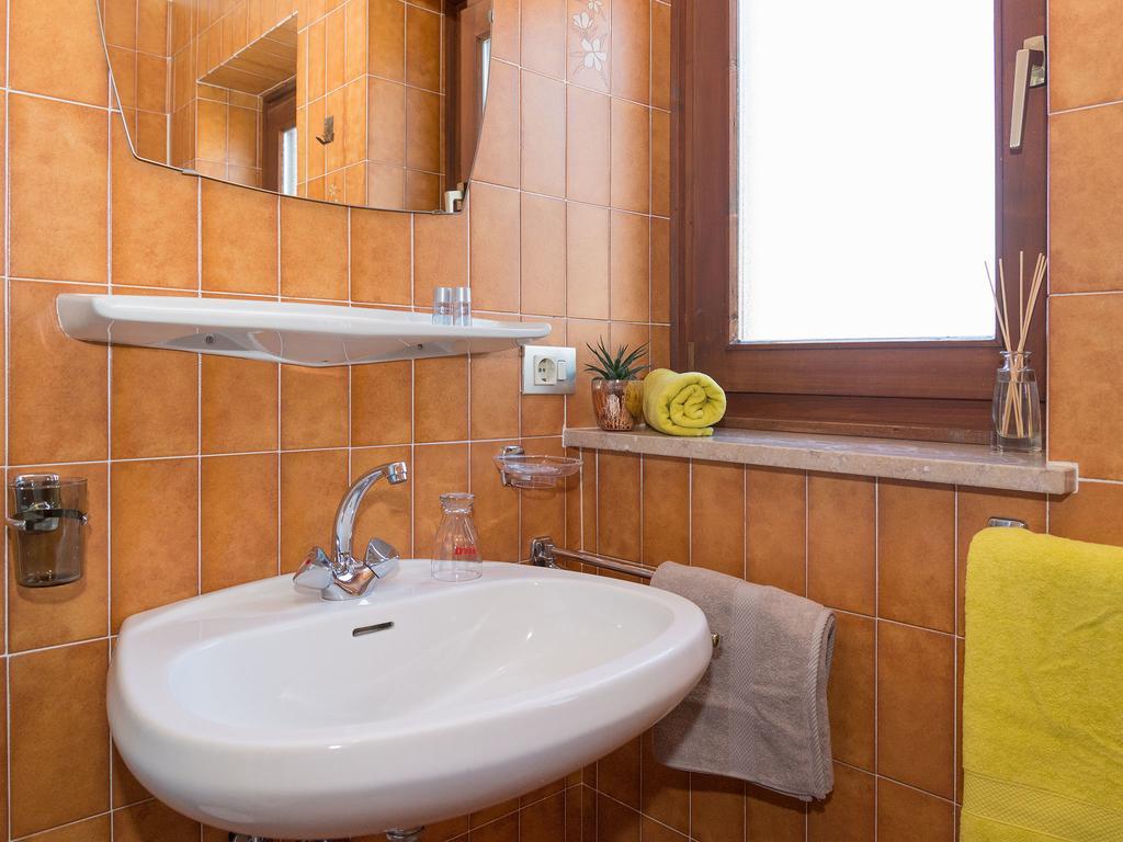 Haus Elisabeth Hotel Нова Поненте Екстериор снимка