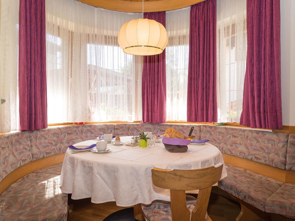Haus Elisabeth Hotel Нова Поненте Екстериор снимка