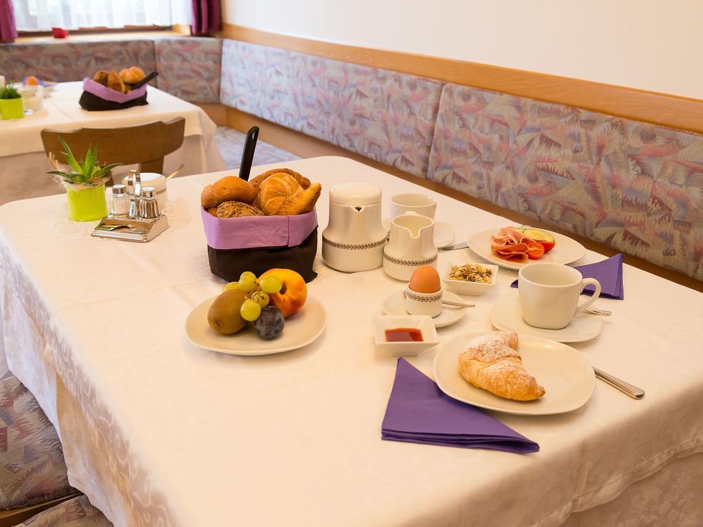 Haus Elisabeth Hotel Нова Поненте Екстериор снимка
