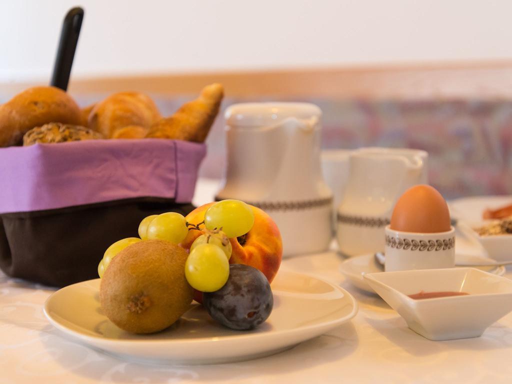 Haus Elisabeth Hotel Нова Поненте Екстериор снимка