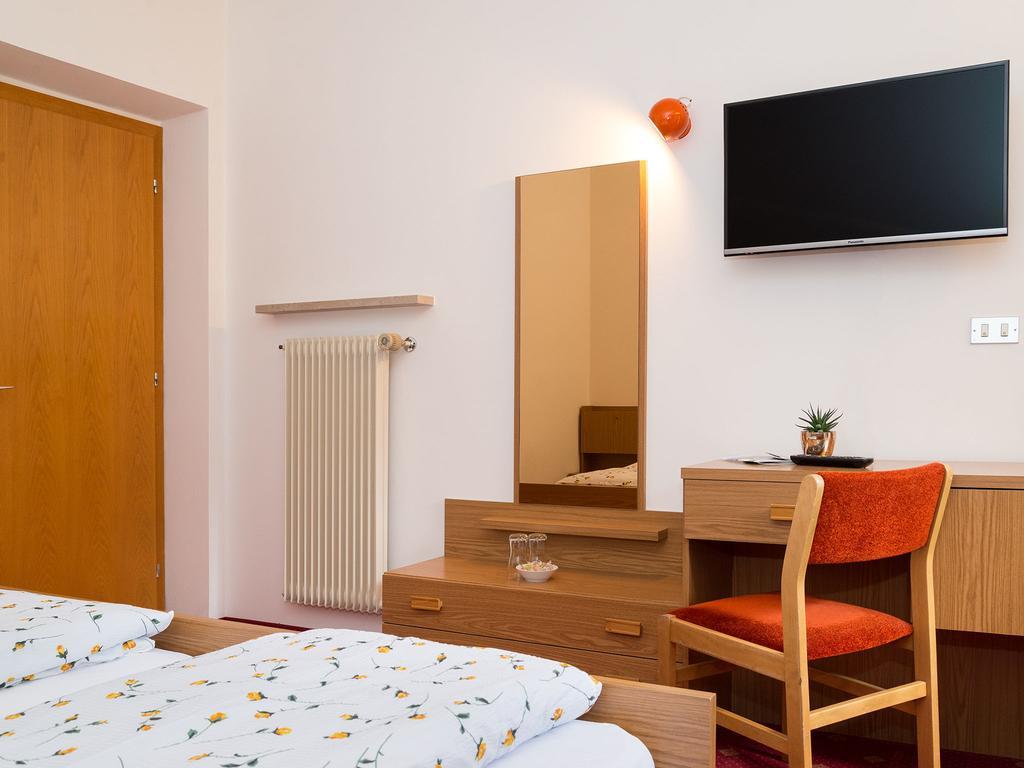 Haus Elisabeth Hotel Нова Поненте Екстериор снимка