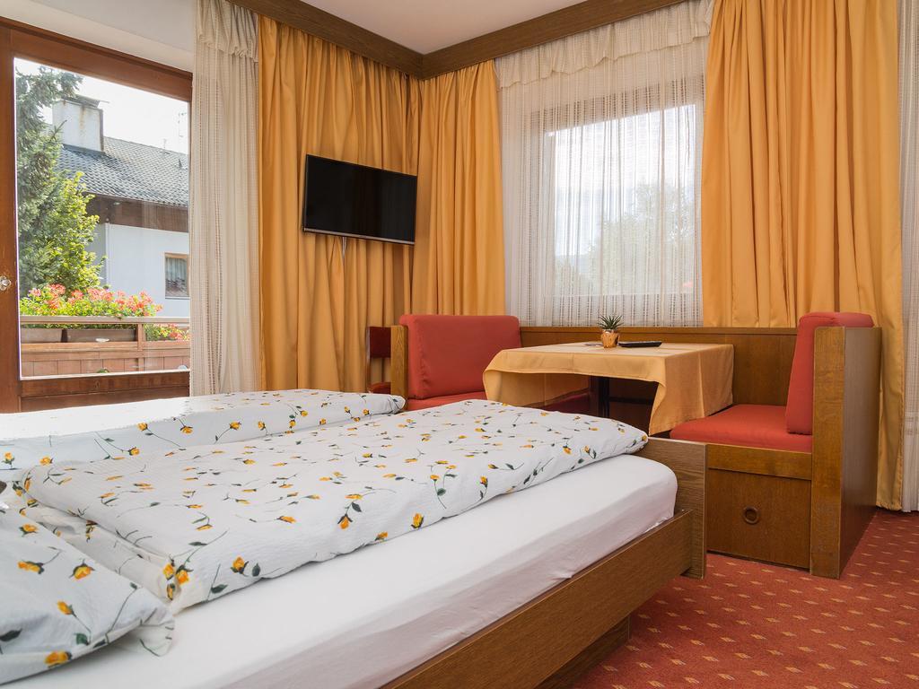 Haus Elisabeth Hotel Нова Поненте Екстериор снимка